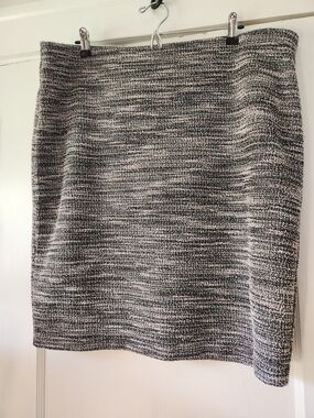 Express Black and White Marled Stretch Skirt